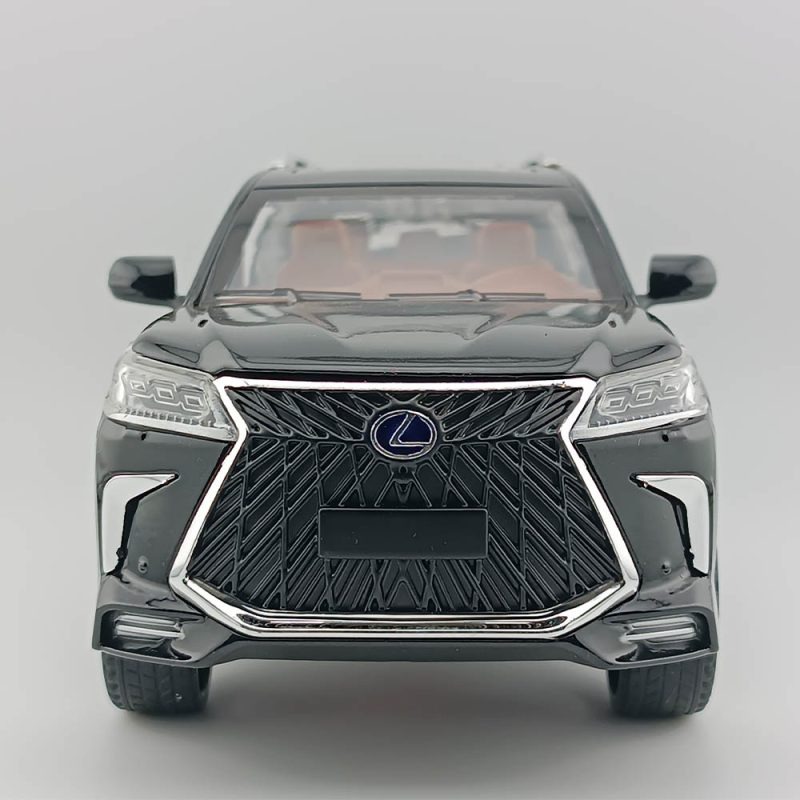 اسباب بازی ماشین فلزی لکسوس LX 570 عقب کش دود زا برند چی ژی