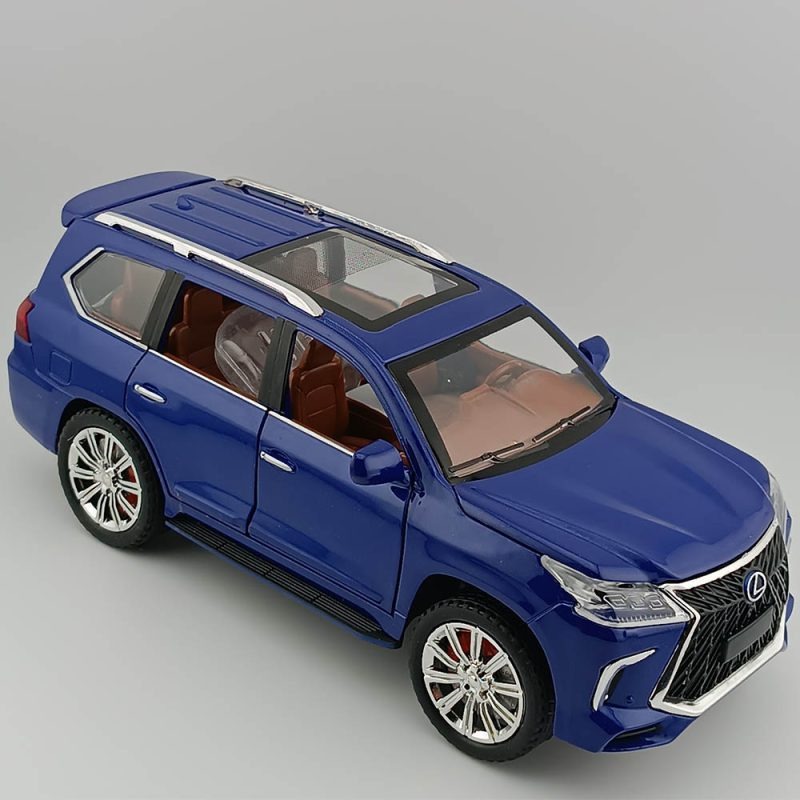 اسباب بازی ماشین فلزی لکسوس LX 570 عقب کش دود زا برند چی ژی