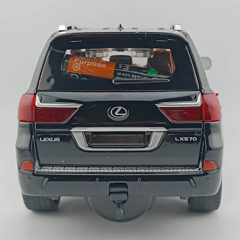 اسباب بازی ماشین فلزی لکسوس LX 570 عقب کش دود زا برند چی ژی