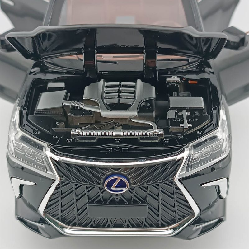 اسباب بازی ماشین فلزی لکسوس LX 570 عقب کش دود زا برند چی ژی